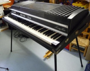 Restauration piano électrique Rhodes 1983