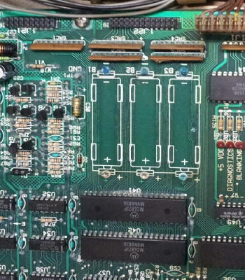 Carte MPU corrodée flipper Williams Jokerz